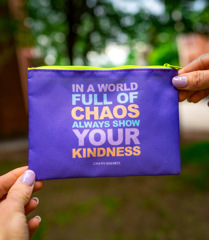 TAGLINE ZIPPERED POUCH