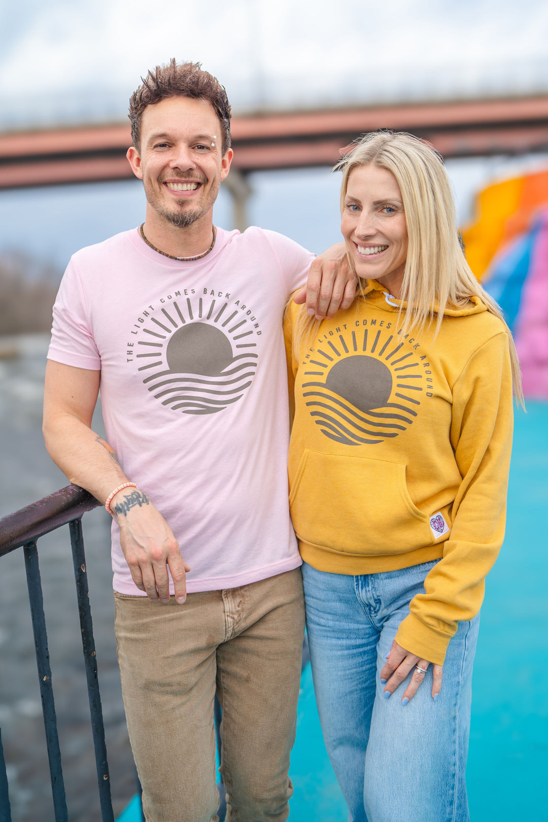 LIGHT COMES BACK TEE