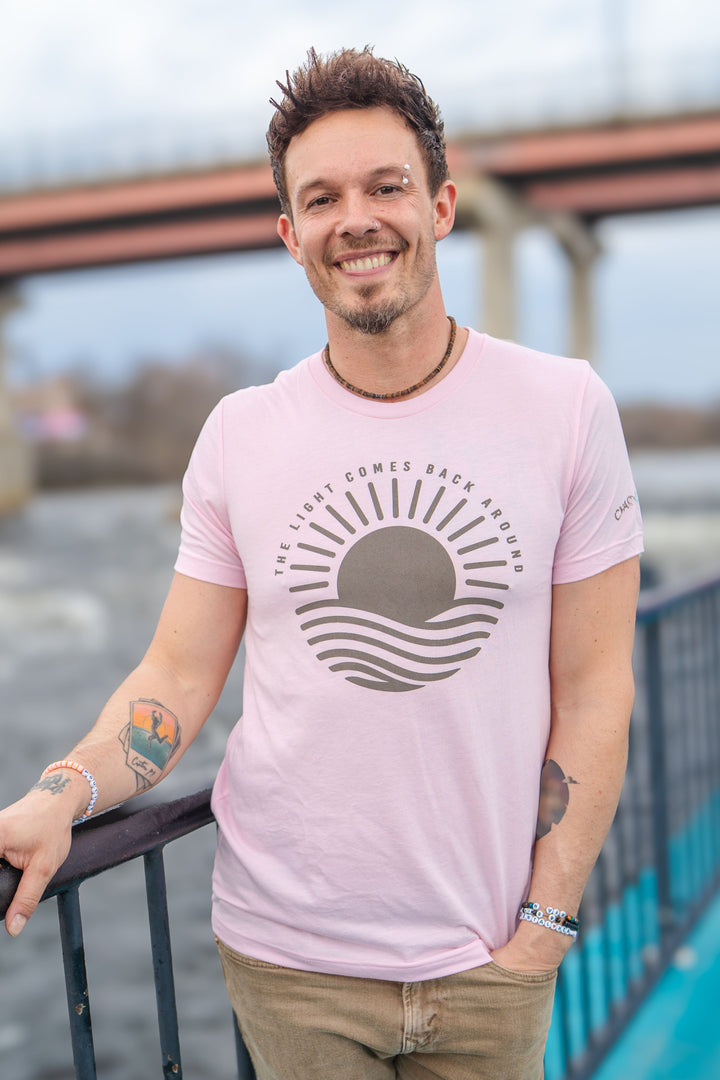 LIGHT COMES BACK TEE